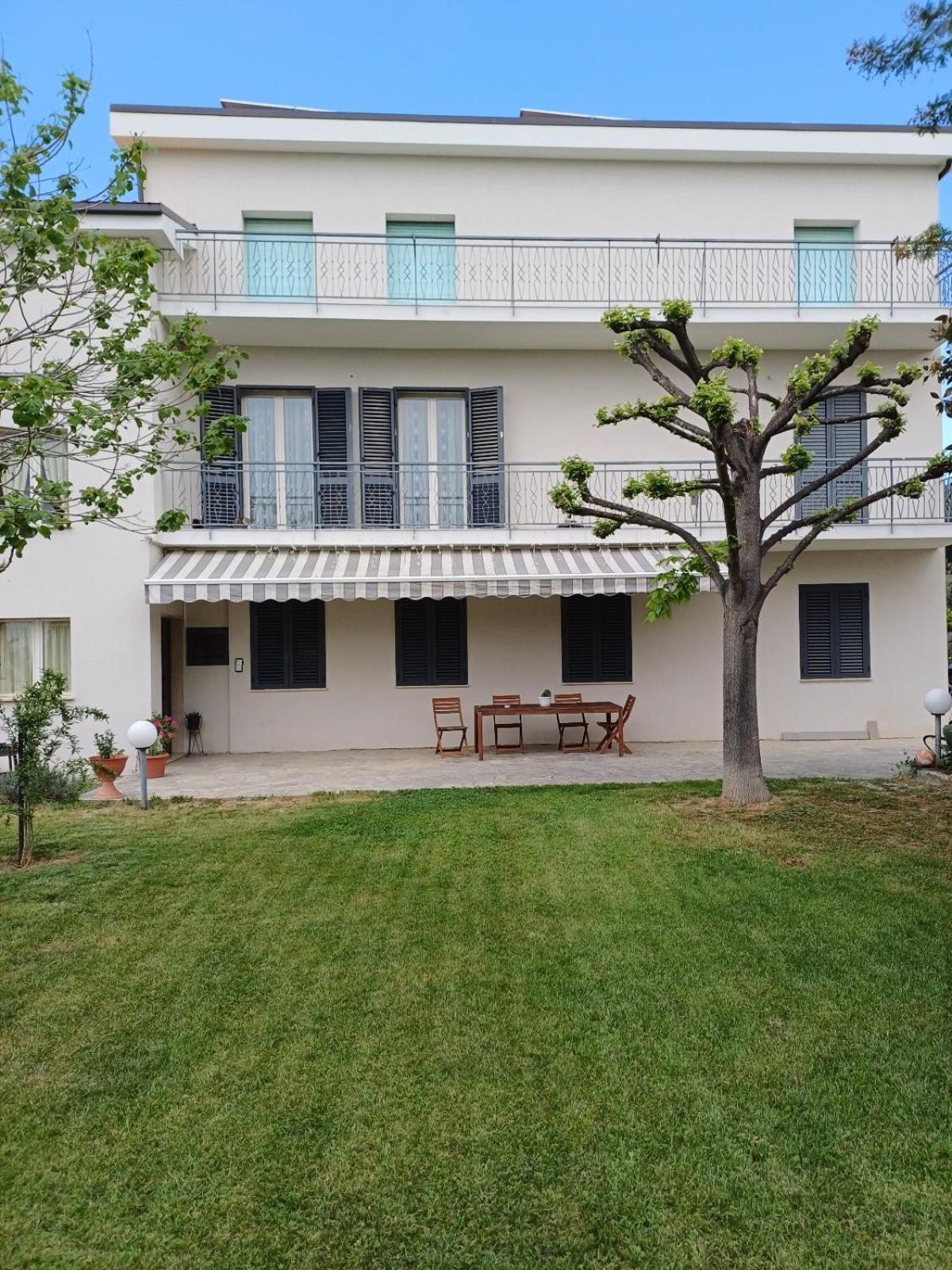 Appartamento La CASA degli IPPOCASTANI Colonnella Esterno foto
